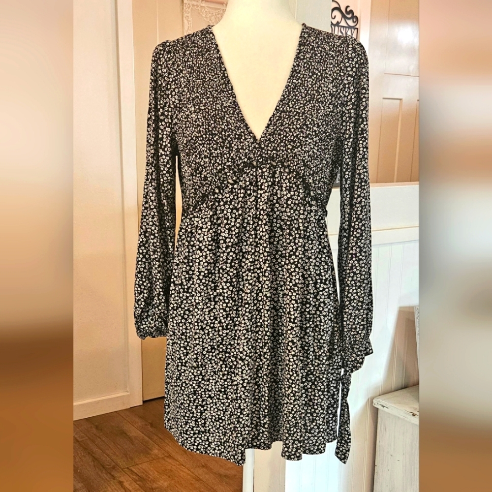 Barely Worn - WILD FABLE -  Black and White Floral Print Dress - Size L
